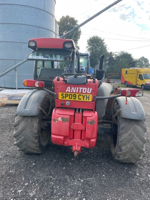 Manitou 634-120 LSU zwolnica zwrotnica skrzynia biegów koła kabina części - Tehlica pre Poľnohospodárske stroje: obrázok 1 Manitou 634-120 LSU zwolnica zwrotnica skrzynia biegów koła kabina części - Tehlica pre Poľnohospodárske stroje: obrázok 1