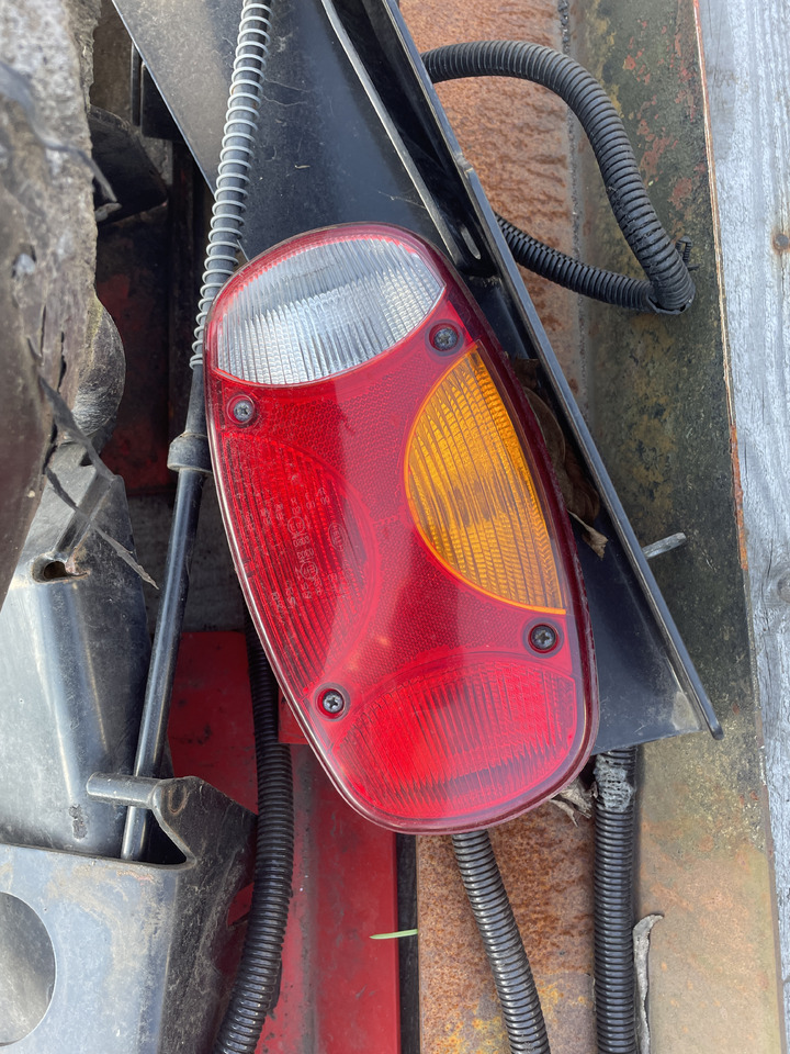 Manitou 735 - lampy tylne - Zadné svetlo pre Manipulačná technika: obrázok 2 Manitou 735 - lampy tylne - Zadné svetlo pre Manipulačná technika: obrázok 2