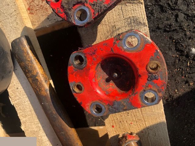 Manitou Clark Hurth - Sworznie Do Zwrotnic Łoźyska - Tehlica pre Poľnohospodárske stroje: obrázok 2 Manitou Clark Hurth - Sworznie Do Zwrotnic Łoźyska - Tehlica pre Poľnohospodárske stroje: obrázok 2