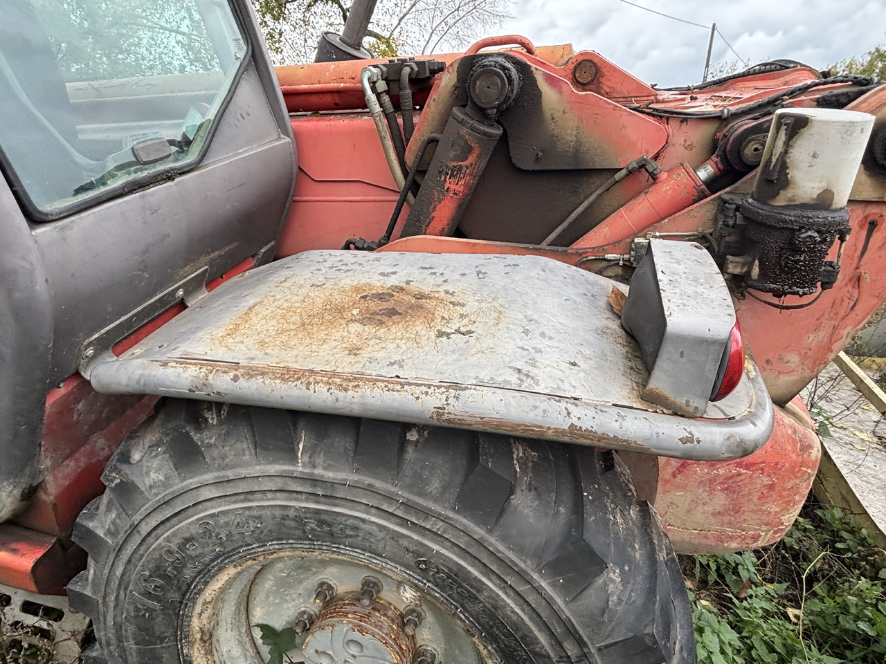Manitou MT 1740 SLT - Ładowarka Teleskopowa - Nadkole Błotnik Owiewka Osłona - Karoséria a exteriér pre Stavebné stroje: obrázok 1 Manitou MT 1740 SLT - Ładowarka Teleskopowa - Nadkole Błotnik Owiewka Osłona - Karoséria a exteriér pre Stavebné stroje: obrázok 1
