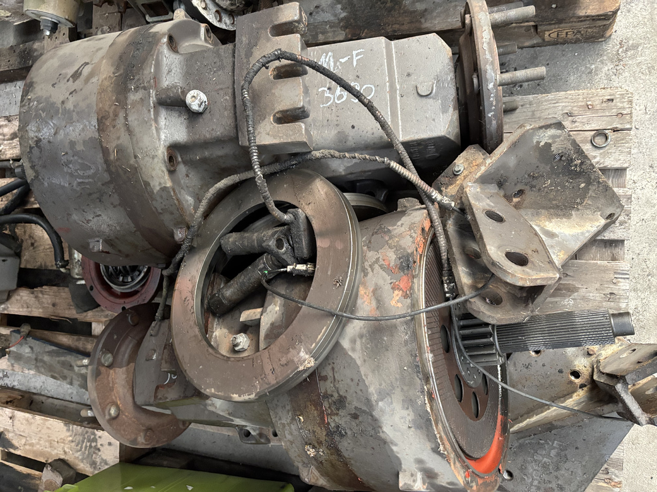 Massey Ferguson 3690 Obudowa Hamulca Tylnego Lewa 3616545M2 - Brzdové príslušenstvo pre Poľnohospodárske stroje: obrázok 1 Massey Ferguson 3690 Obudowa Hamulca Tylnego Lewa 3616545M2 - Brzdové príslušenstvo pre Poľnohospodárske stroje: obrázok 1