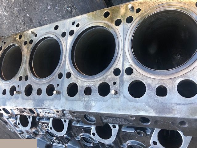 Mercedes OM502 - Blok Cylindrów - Blok valcov pre Poľnohospodárske stroje: obrázok 1 Mercedes OM502 - Blok Cylindrów - Blok valcov pre Poľnohospodárske stroje: obrázok 1