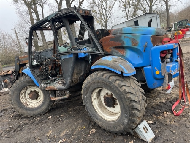 New holland LM410 - LM420 - LM435 - Teleskopický nakladač: obrázok 2 New holland LM410 - LM420 - LM435 - Teleskopický nakladač: obrázok 2