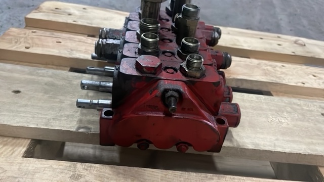 Rozdzielacz Manitou 626 | 628 - Sekcja Rozdzielacza - Hydraulika pre Poľnohospodárske stroje: obrázok 3 Rozdzielacz Manitou 626 | 628 - Sekcja Rozdzielacza - Hydraulika pre Poľnohospodárske stroje: obrázok 3