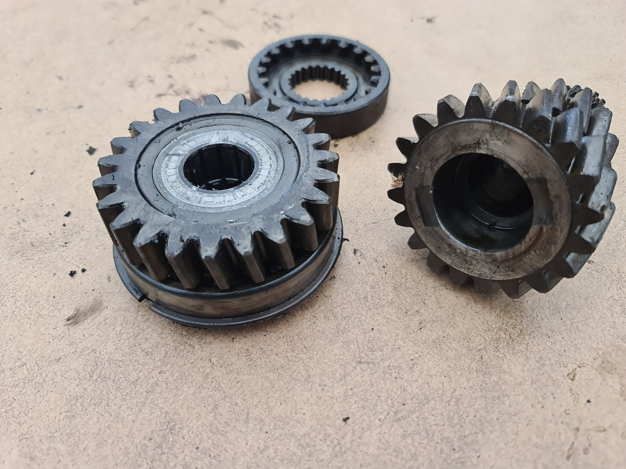 SAME Explorer II 2 CZĘŚCI Tryby Docisk Łożysko - Spojka a diely pre Poľnohospodárske stroje: obrázok 2 SAME Explorer II 2 CZĘŚCI Tryby Docisk Łożysko - Spojka a diely pre Poľnohospodárske stroje: obrázok 2