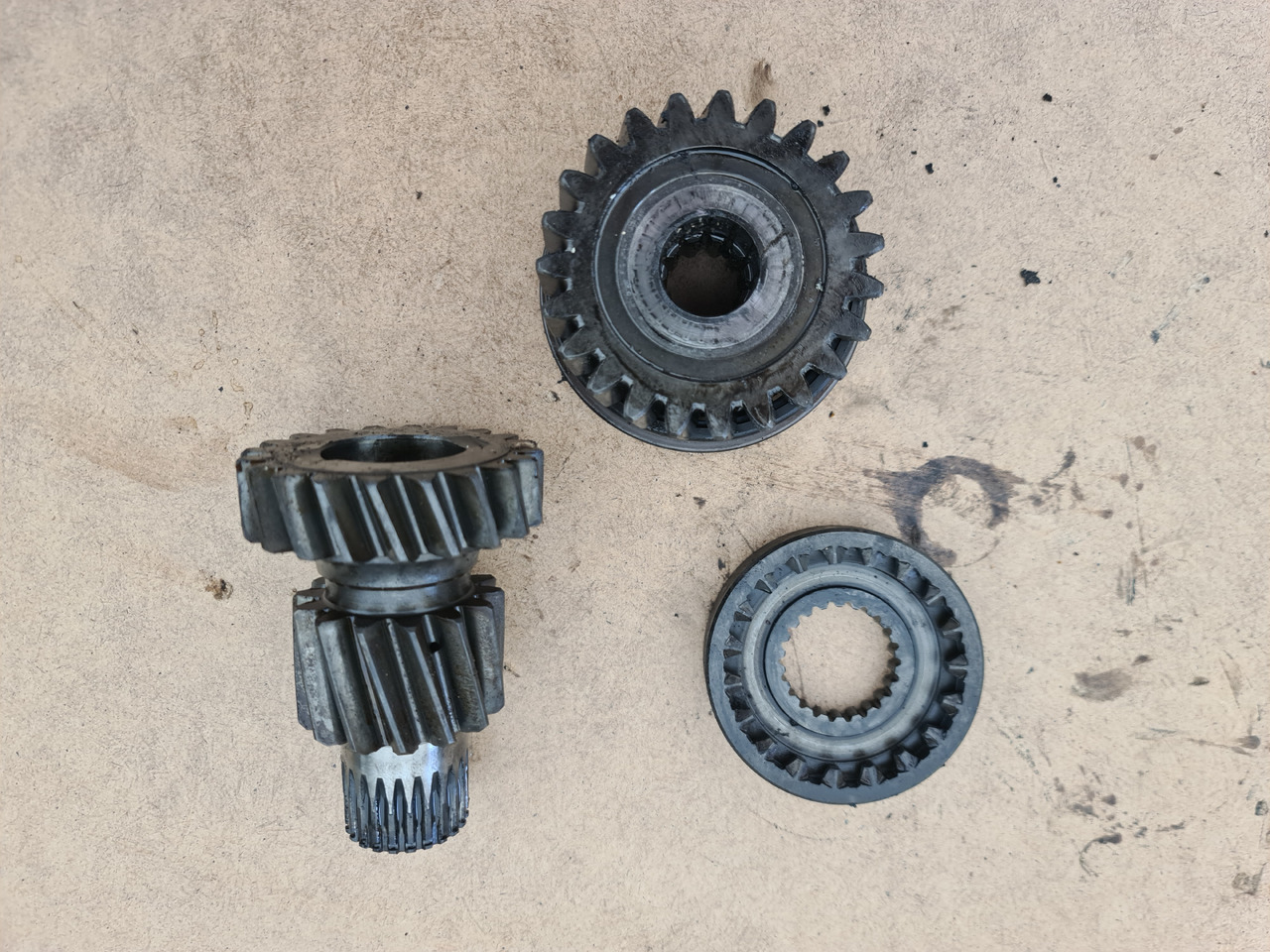 SAME Explorer II 2 CZĘŚCI Tryby Docisk Łożysko - Spojka a diely pre Poľnohospodárske stroje: obrázok 1 SAME Explorer II 2 CZĘŚCI Tryby Docisk Łożysko - Spojka a diely pre Poľnohospodárske stroje: obrázok 1