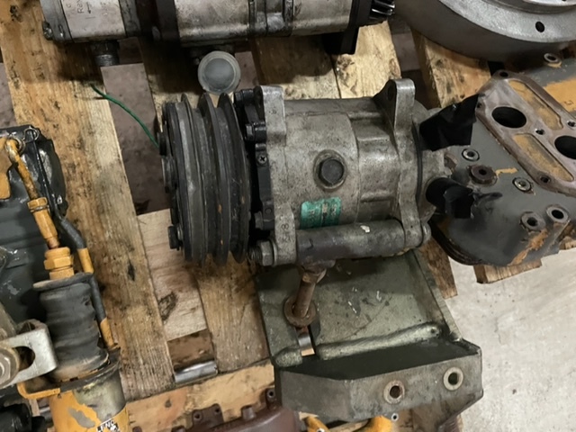 Spręźarka klimatyzacji Liebherr L551 , D916 - Kompresor klimatizácie pre Stavebné stroje: obrázok 1 Spręźarka klimatyzacji Liebherr L551 , D916 - Kompresor klimatizácie pre Stavebné stroje: obrázok 1