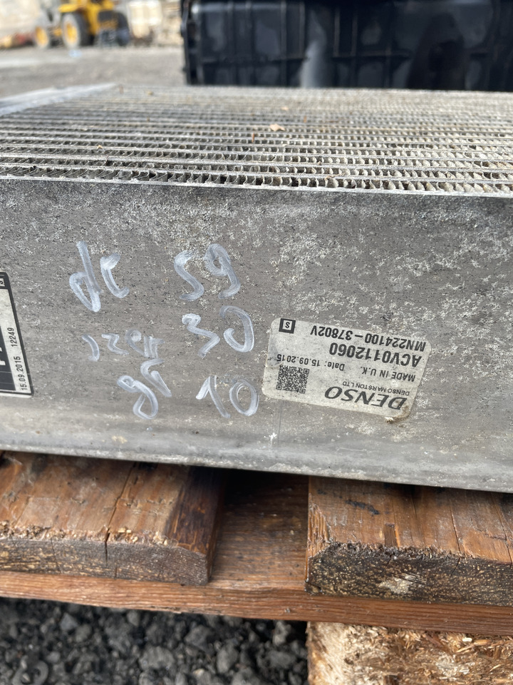 Valtra T144 T154 T174 T194 T214 T234 - chłodnica ACV0118540 - Chladič pre Stavebné stroje: obrázok 3 Valtra T144 T154 T174 T194 T214 T234 - chłodnica ACV0118540 - Chladič pre Stavebné stroje: obrázok 3