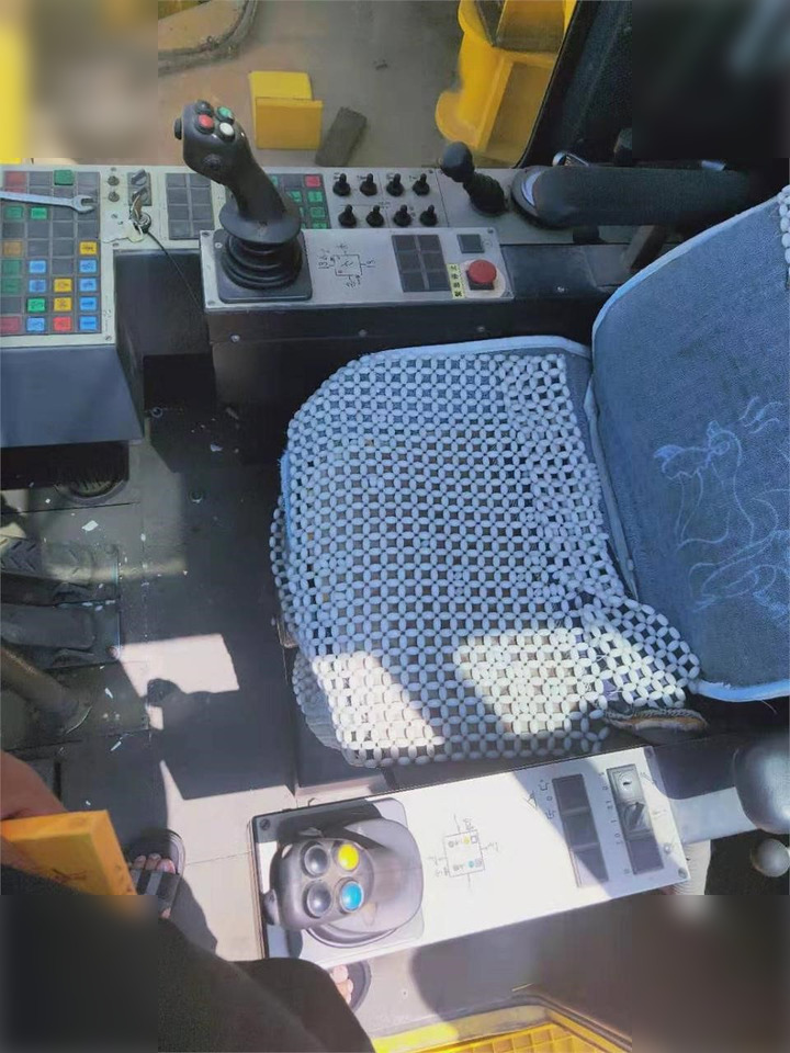 1994 LIEBHERR LHM1200HD - Rýchlostaviteľný žeriav: obrázok 5 1994 LIEBHERR LHM1200HD - Rýchlostaviteľný žeriav: obrázok 5