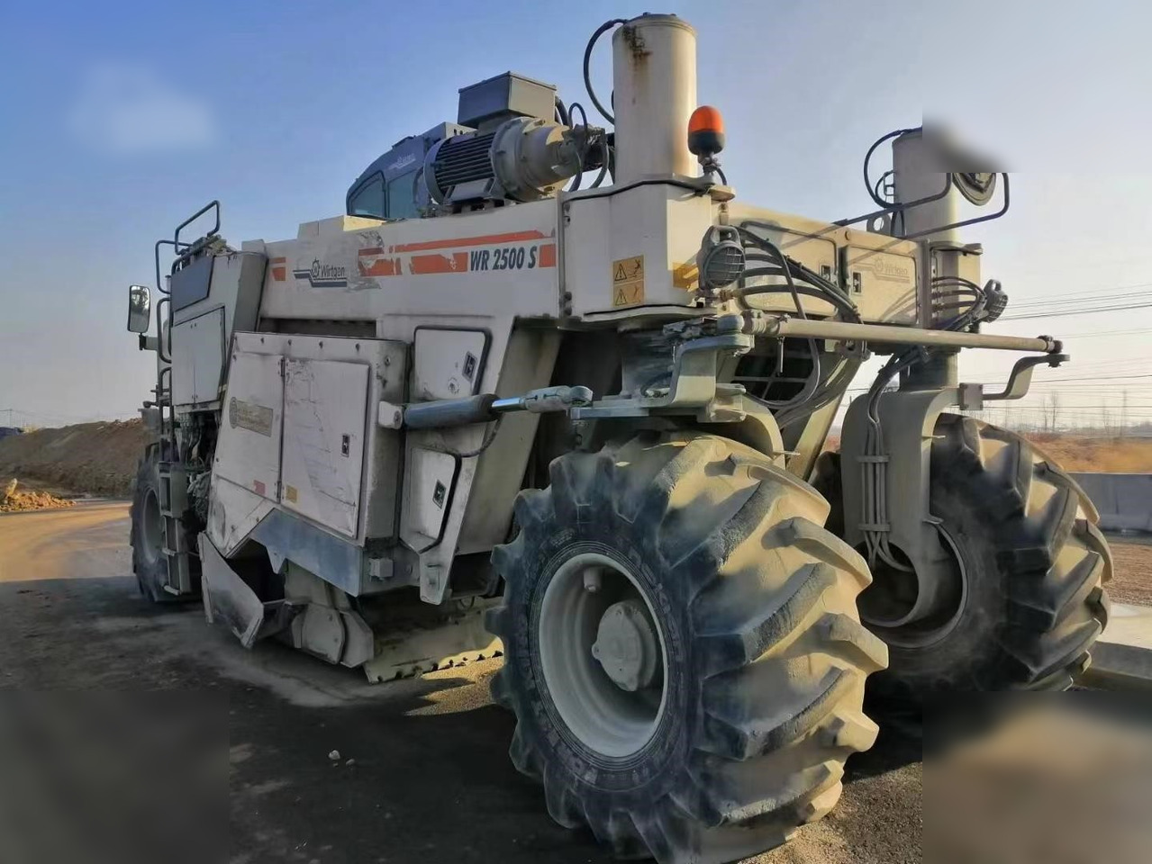 2010 WIRTGEN WR2500S - Stabilizátor zeminy: obrázok 1 2010 WIRTGEN WR2500S - Stabilizátor zeminy: obrázok 1