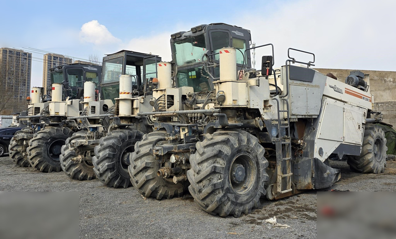 2010 WIRTGEN WR2500S - Stabilizátor zeminy: obrázok 1 2010 WIRTGEN WR2500S - Stabilizátor zeminy: obrázok 1