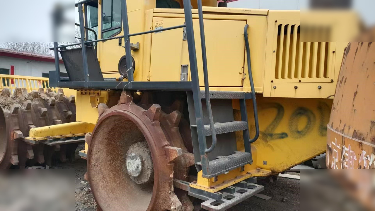 2012 BOMAG BC672RB-2 - Kompaktor: obrázok 3 2012 BOMAG BC672RB-2 - Kompaktor: obrázok 3