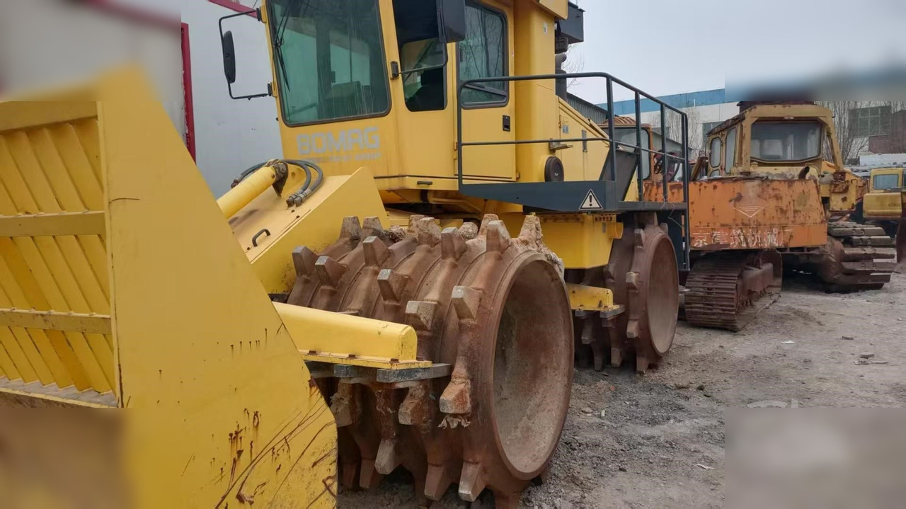 2012 BOMAG BC672RB-2 - Kompaktor: obrázok 2 2012 BOMAG BC672RB-2 - Kompaktor: obrázok 2