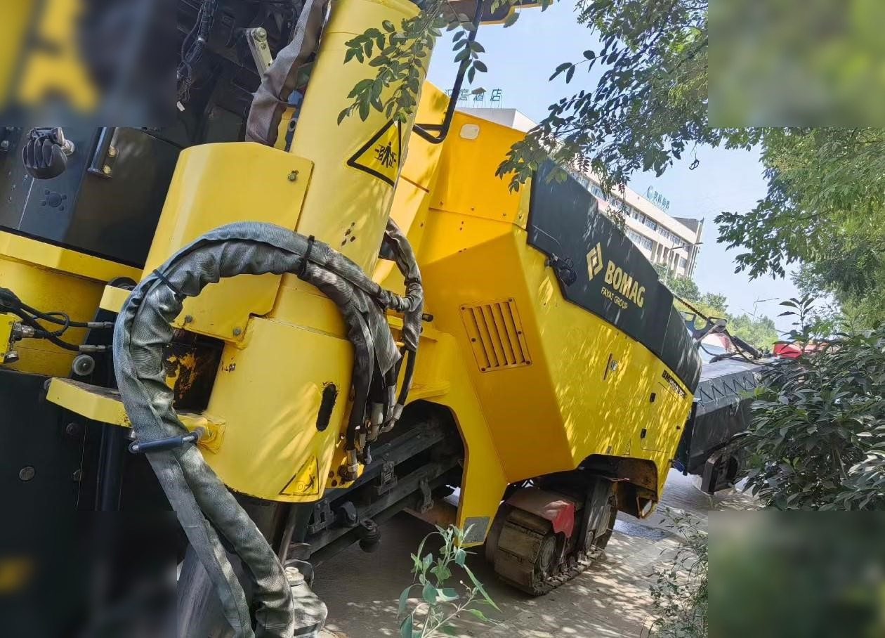 2017 BOMAG BM1000/35 - Cestná fréza: obrázok 3 2017 BOMAG BM1000/35 - Cestná fréza: obrázok 3