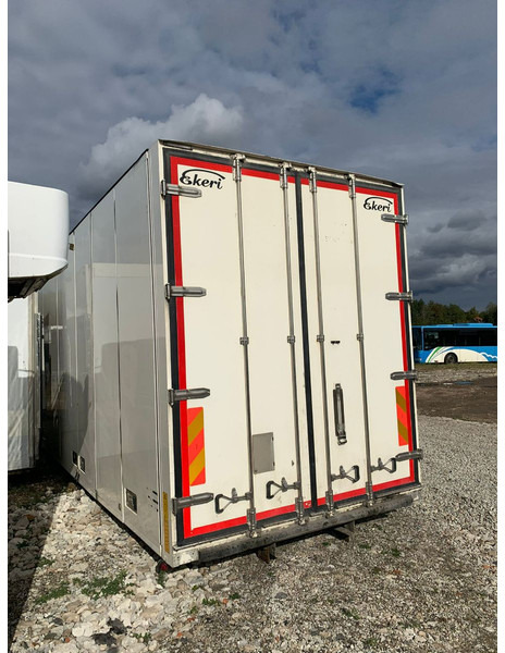 Ekeri COOLER BOX FOR MERCEDES TRUCK 7100mm / SUPRA 850 NORDIC - Chladírenská nadstavba: obrázok 4 Ekeri COOLER BOX FOR MERCEDES TRUCK 7100mm / SUPRA 850 NORDIC - Chladírenská nadstavba: obrázok 4