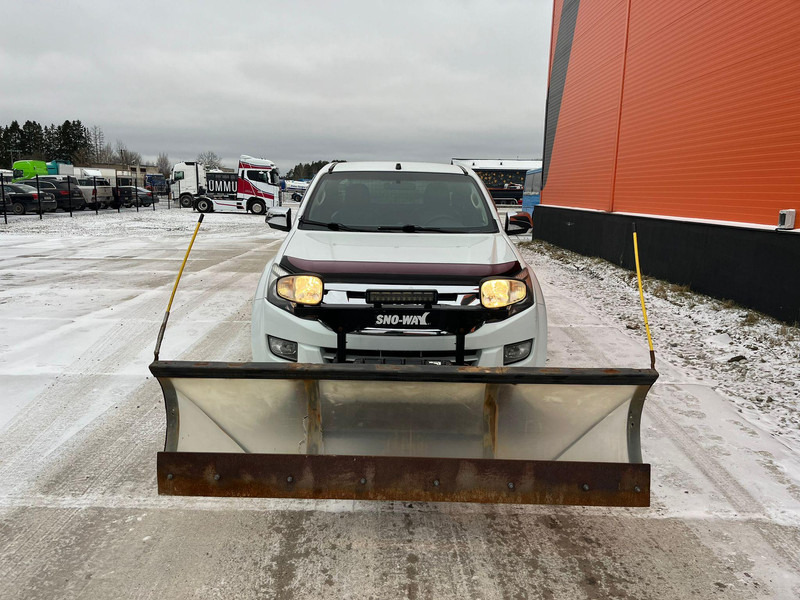 Isuzu D-max 4x4 SNOW PLOW & SPREADER - Pick-up: obrázok 3 Isuzu D-max 4x4 SNOW PLOW & SPREADER - Pick-up: obrázok 3