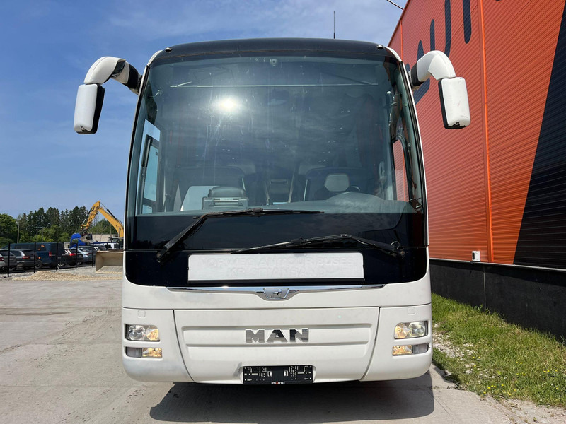MAN R 08 Lion`s Coach EURO 6 / 59 SEATS / AC / AUXILIARY HEATING / WC / 2x FRIDGE - Autokar: obrázok 2 MAN R 08 Lion`s Coach EURO 6 / 59 SEATS / AC / AUXILIARY HEATING / WC / 2x FRIDGE - Autokar: obrázok 2