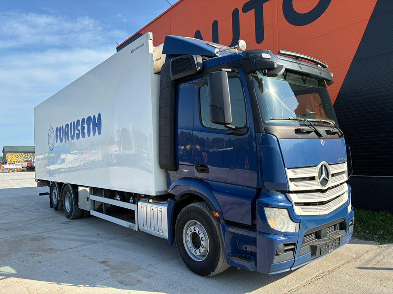 Mercedes-Benz Actros 2548 6x2*4 THERMOKING T-1200R / BOX L=9013 mm - Chladirenské nákladné vozidlo: obrázok 3 Mercedes-Benz Actros 2548 6x2*4 THERMOKING T-1200R / BOX L=9013 mm - Chladirenské nákladné vozidlo: obrázok 3