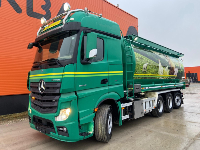 Mercedes-Benz Actros 3563 8x4*4 RETARDER / TANK 34000 l - Cisternové vozidlo: obrázok 2 Mercedes-Benz Actros 3563 8x4*4 RETARDER / TANK 34000 l - Cisternové vozidlo: obrázok 2