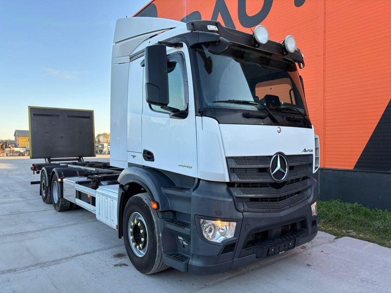 Mercedes-Benz Antos 2545 6x2 RETARDER / CHASSIS L=7812 mm - Podvozek s kabinou: obrázok 4 Mercedes-Benz Antos 2545 6x2 RETARDER / CHASSIS L=7812 mm - Podvozek s kabinou: obrázok 4