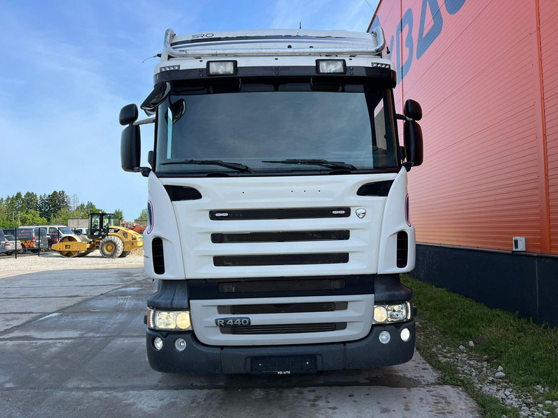 Scania R 440 6x2*4 FASSI F260XP / PLATFORM L=6760 mm - Valníkový/ Plošinový nákladný automobil, Auto s hydraulickou rukou: obrázok 3 Scania R 440 6x2*4 FASSI F260XP / PLATFORM L=6760 mm - Valníkový/ Plošinový nákladný automobil, Auto s hydraulickou rukou: obrázok 3