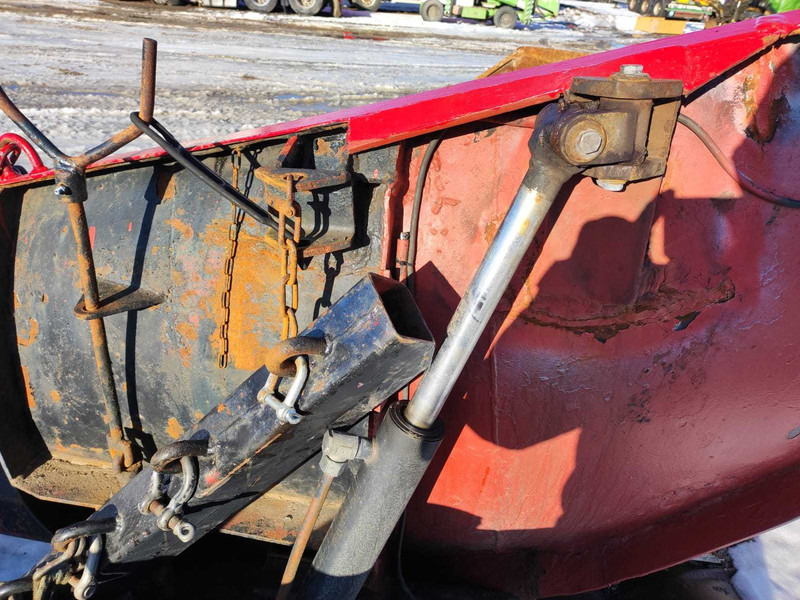 Svedala ARBRÅ HYDRAULIC STRAIGHT SNOW PLOW / LUMESAHK - Vozidlo na odpratávanie snehu: obrázok 5 Svedala ARBRÅ HYDRAULIC STRAIGHT SNOW PLOW / LUMESAHK - Vozidlo na odpratávanie snehu: obrázok 5