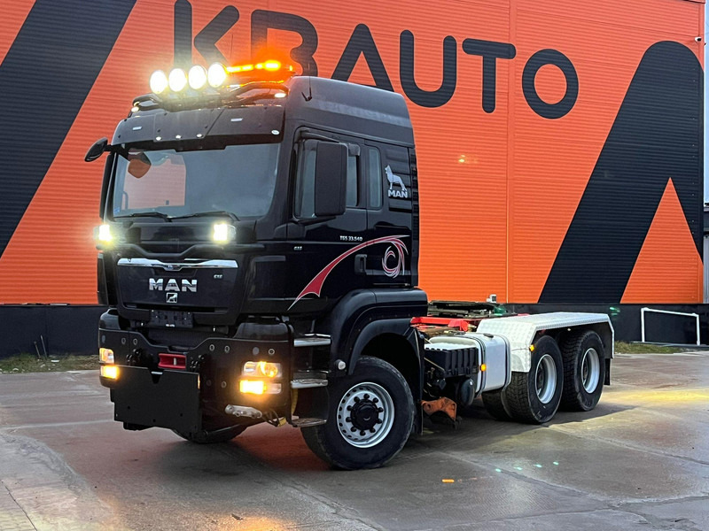 MAN TGS 33.540 6x6 UNDERBODY SCRAPER / HYDRAULICS - Ťahač: obrázok 1 MAN TGS 33.540 6x6 UNDERBODY SCRAPER / HYDRAULICS - Ťahač: obrázok 1