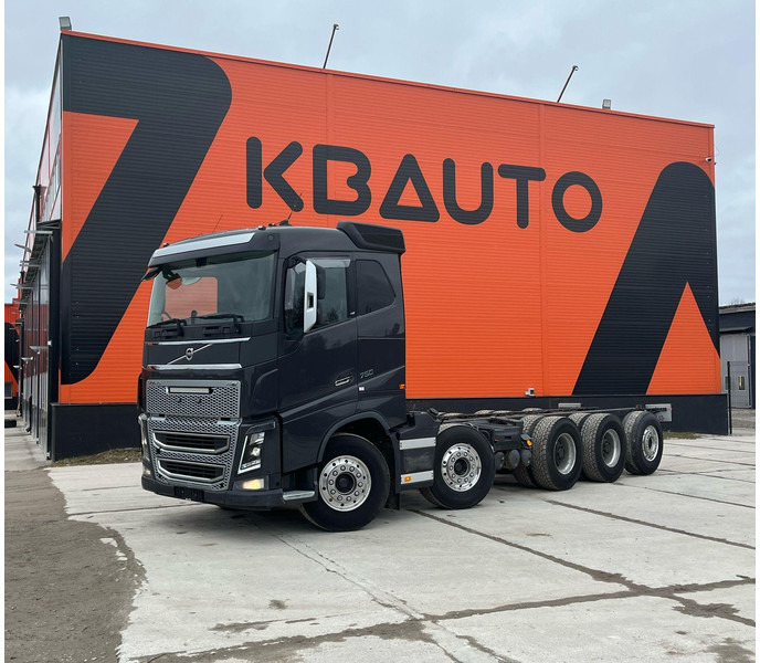 Volvo FH 16 750 10x4*6 GCW 100 ton / CHASSIS L=7350 mm - Podvozek s kabinou: obrázok 2 Volvo FH 16 750 10x4*6 GCW 100 ton / CHASSIS L=7350 mm - Podvozek s kabinou: obrázok 2