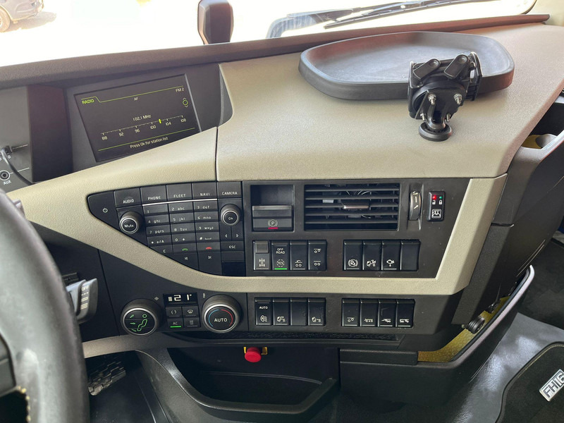 Leasing Volvo FH 16 750 6x4 RETARDER / TANDEM AXLE LIFT / BIG AXLES / BOX L=4732 mm Volvo FH 16 750 6x4 RETARDER / TANDEM AXLE LIFT / BIG AXLES / BOX L=4732 mm: obrázok 19