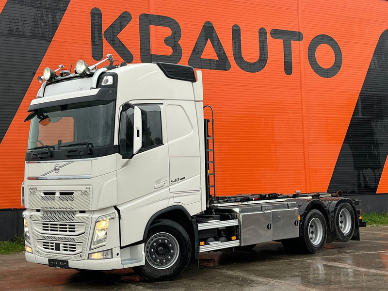 Volvo FH 540 6x4 HIAB 21 ton / L=5600 mm / RETARDER / TANDEM AXLE LIFT - Hákový nosič kontajnerov: obrázok 1 Volvo FH 540 6x4 HIAB 21 ton / L=5600 mm / RETARDER / TANDEM AXLE LIFT - Hákový nosič kontajnerov: obrázok 1