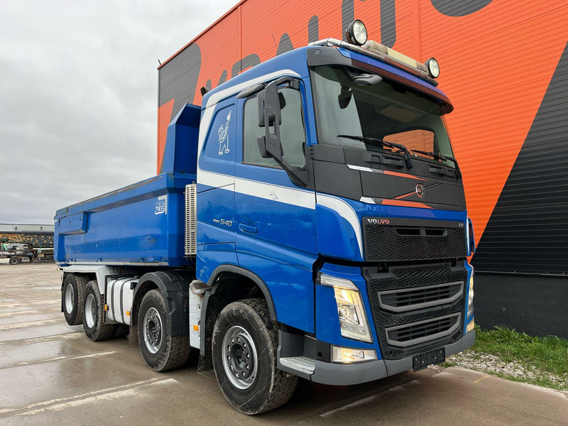 Volvo FH 540 8x4 TANDEM AXLE LIFT / BIG AXLES / BOX L=5652 mm - Sklápač: obrázok 4 Volvo FH 540 8x4 TANDEM AXLE LIFT / BIG AXLES / BOX L=5652 mm - Sklápač: obrázok 4