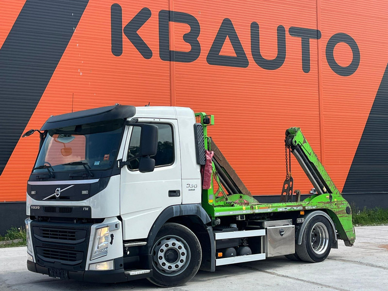 Volvo FM 330 4x2 JOAB TL 8 AO C - Ramenový nosič kontajnerov: obrázok 1 Volvo FM 330 4x2 JOAB TL 8 AO C - Ramenový nosič kontajnerov: obrázok 1
