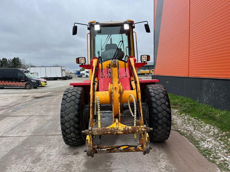 Volvo L 30 B-Z/X 4x4 AC / QUICK COUPLER - Kolesový nakladač: obrázok 3 Volvo L 30 B-Z/X 4x4 AC / QUICK COUPLER - Kolesový nakladač: obrázok 3