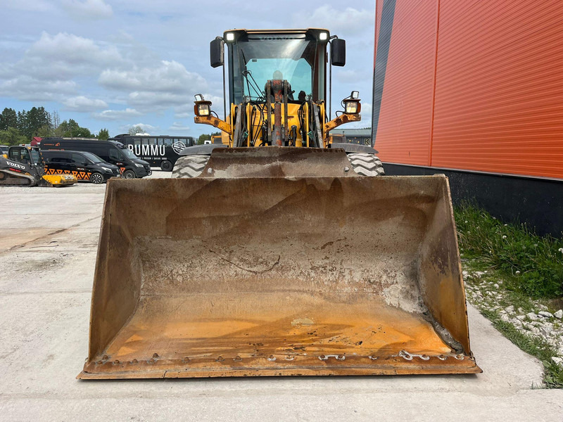 Volvo L 90 F 4x4 CENTRAL LUBRICATION / AC - Kolesový nakladač: obrázok 3 Volvo L 90 F 4x4 CENTRAL LUBRICATION / AC - Kolesový nakladač: obrázok 3