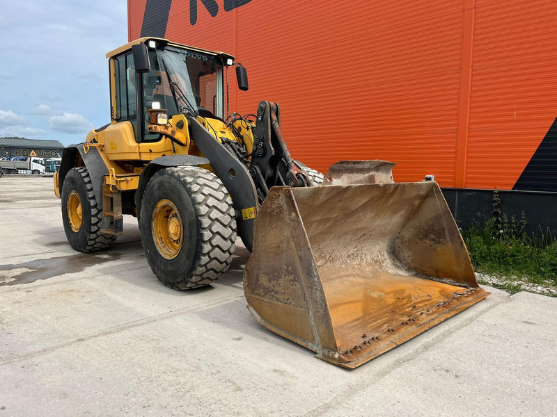 Volvo L 90 F 4x4 CENTRAL LUBRICATION / AC - Kolesový nakladač: obrázok 4 Volvo L 90 F 4x4 CENTRAL LUBRICATION / AC - Kolesový nakladač: obrázok 4