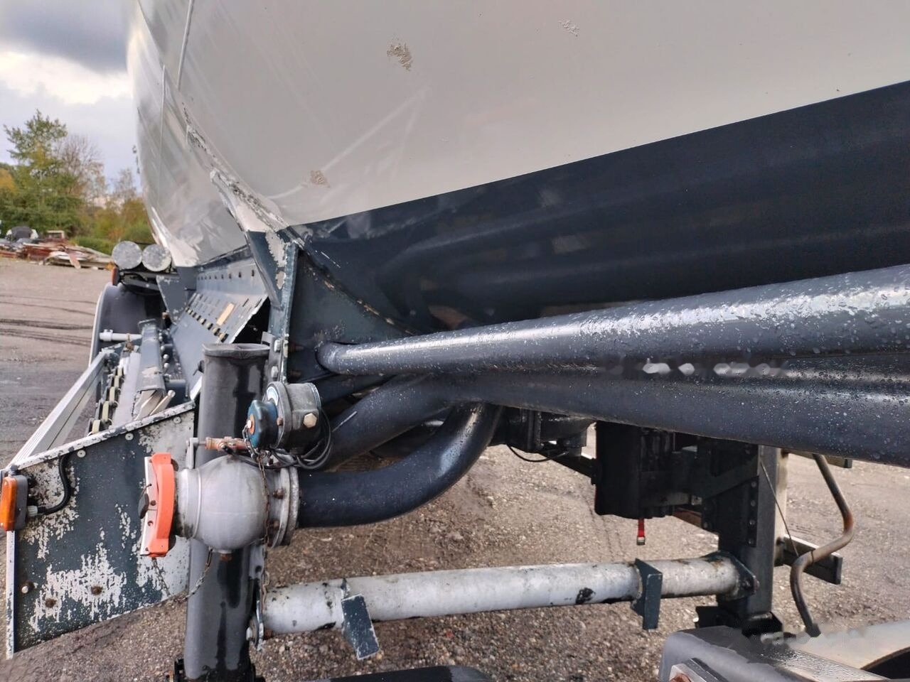 Cisternový náves na prepravu palivo Trailor TX34: obrázok 7