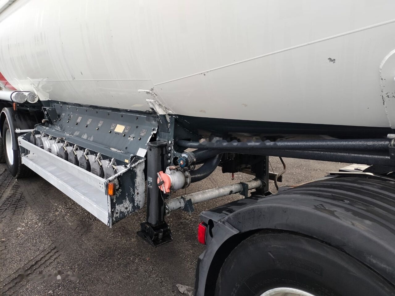 Cisternový náves na prepravu palivo Trailor TX34: obrázok 11