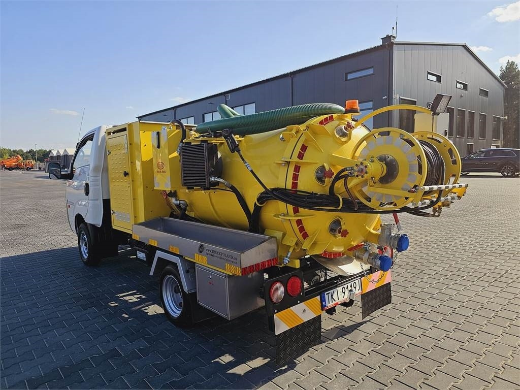Isuzu Kia on categories B COMBI WUKO FOR DUCT CLEANING 2 - Fekálne vozidlo: obrázok 5 Isuzu Kia on categories B COMBI WUKO FOR DUCT CLEANING 2 - Fekálne vozidlo: obrázok 5