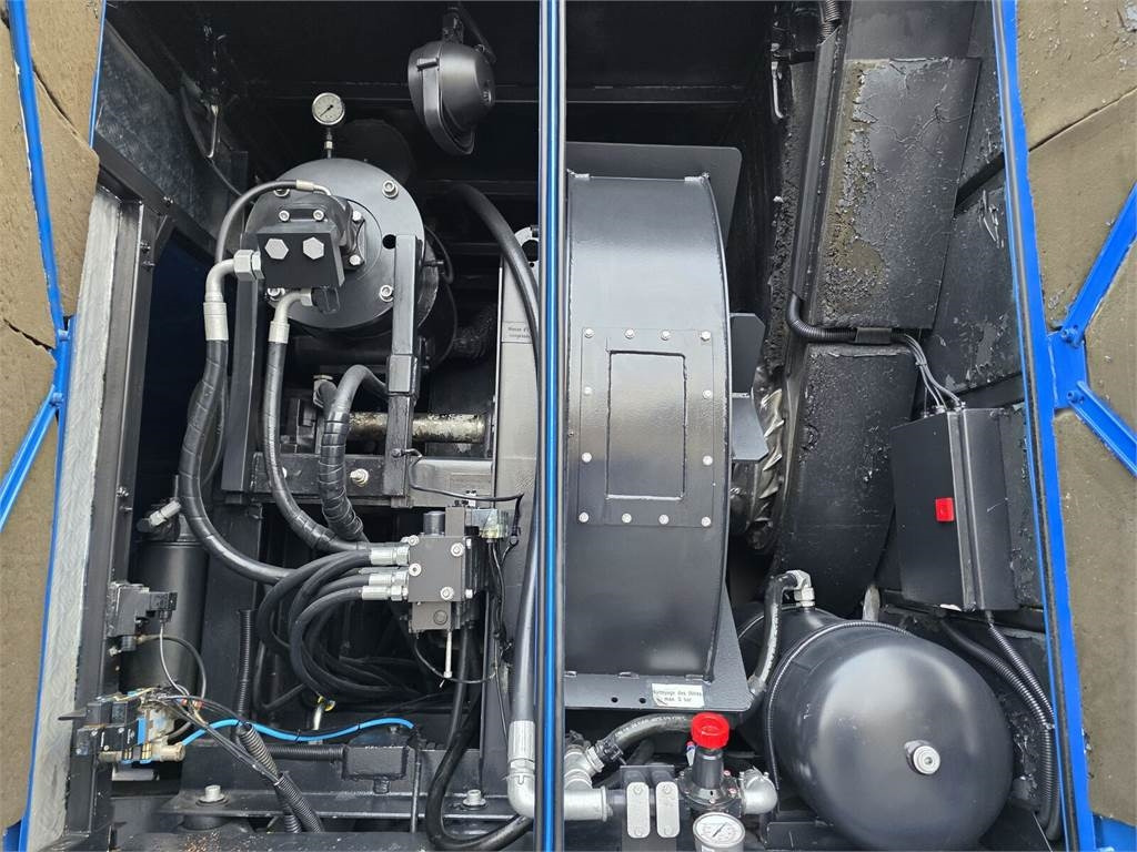 Komunálne/ Špeciálne stroje Renault MTS DINO 3 Saugbagger vacuum cleaner excavator suc: obrázok 11