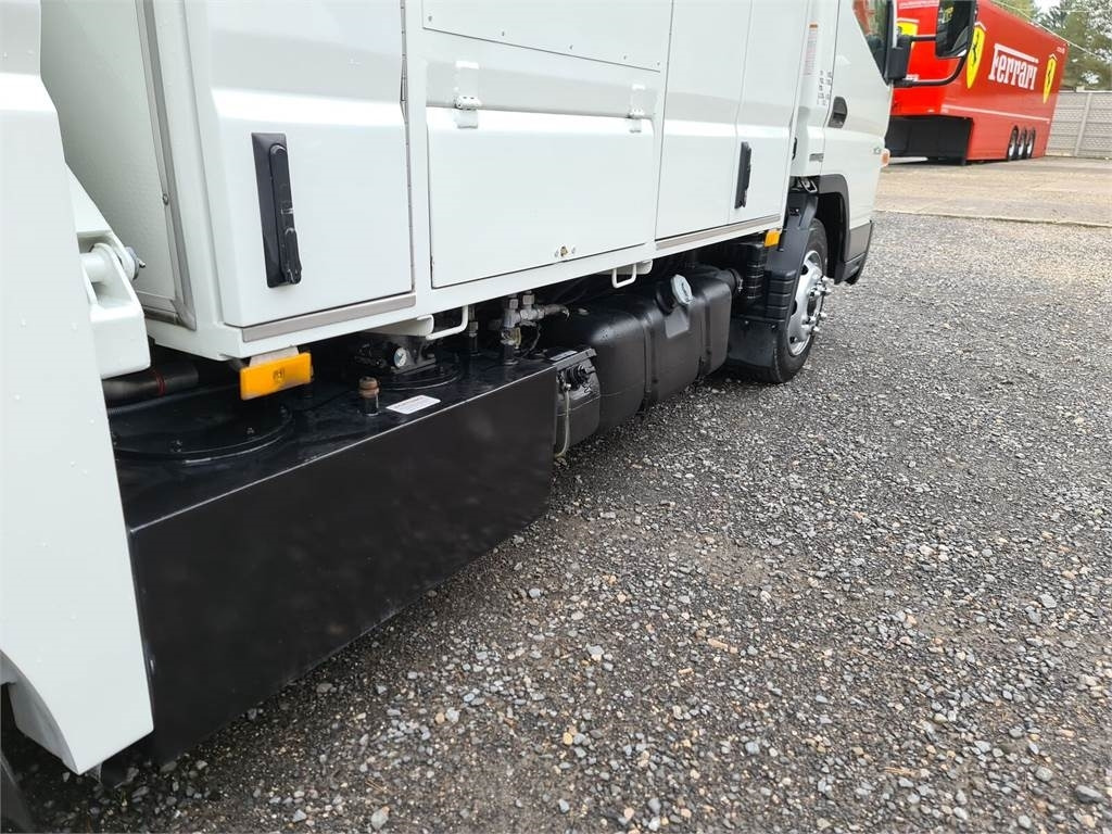 Mitsubishi CANTER odkurzacz koparka ssąca Saugbagger CITY SAU - Fekálne vozidlo: obrázok 3 Mitsubishi CANTER odkurzacz koparka ssąca Saugbagger CITY SAU - Fekálne vozidlo: obrázok 3