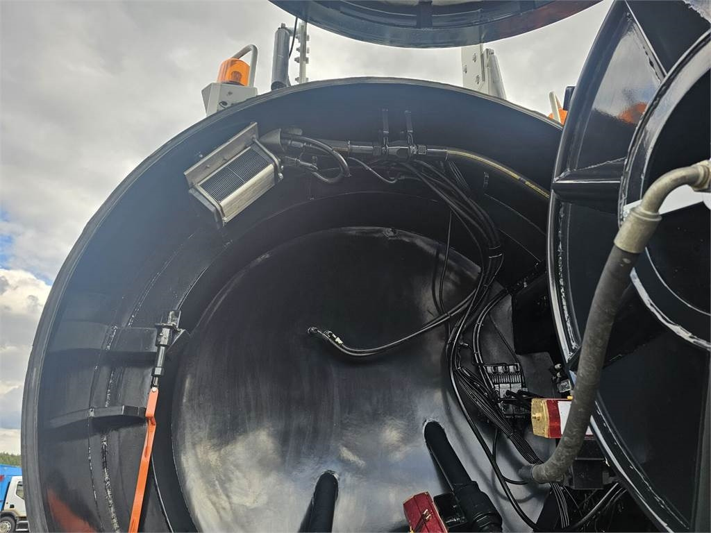 Fekálne vozidlo Volvo WUKO ADR ROLBA FOR CLEANING CHANNELS COMBI: obrázok 25 Fekálne vozidlo Volvo WUKO ADR ROLBA FOR CLEANING CHANNELS COMBI: obrázok 25