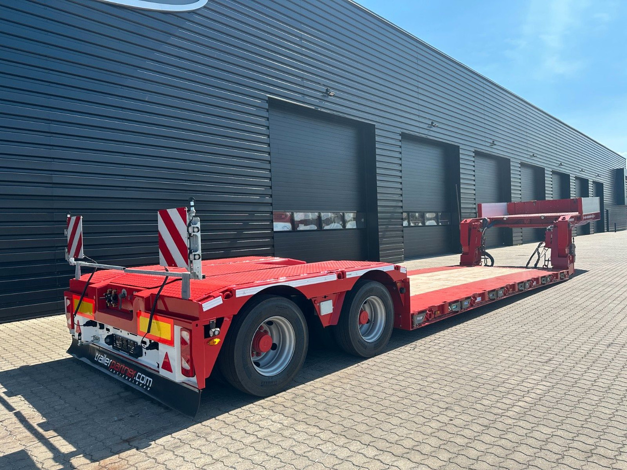 Faymonville Megamax 2 achs tiefbett / Neu Lackiert Faymonville Megamax 2 achs tiefbett / Neu Lackiert - Náves podvalník: obrázok 2 Faymonville Megamax 2 achs tiefbett / Neu Lackiert Faymonville Megamax 2 achs tiefbett / Neu Lackiert - Náves podvalník: obrázok 2