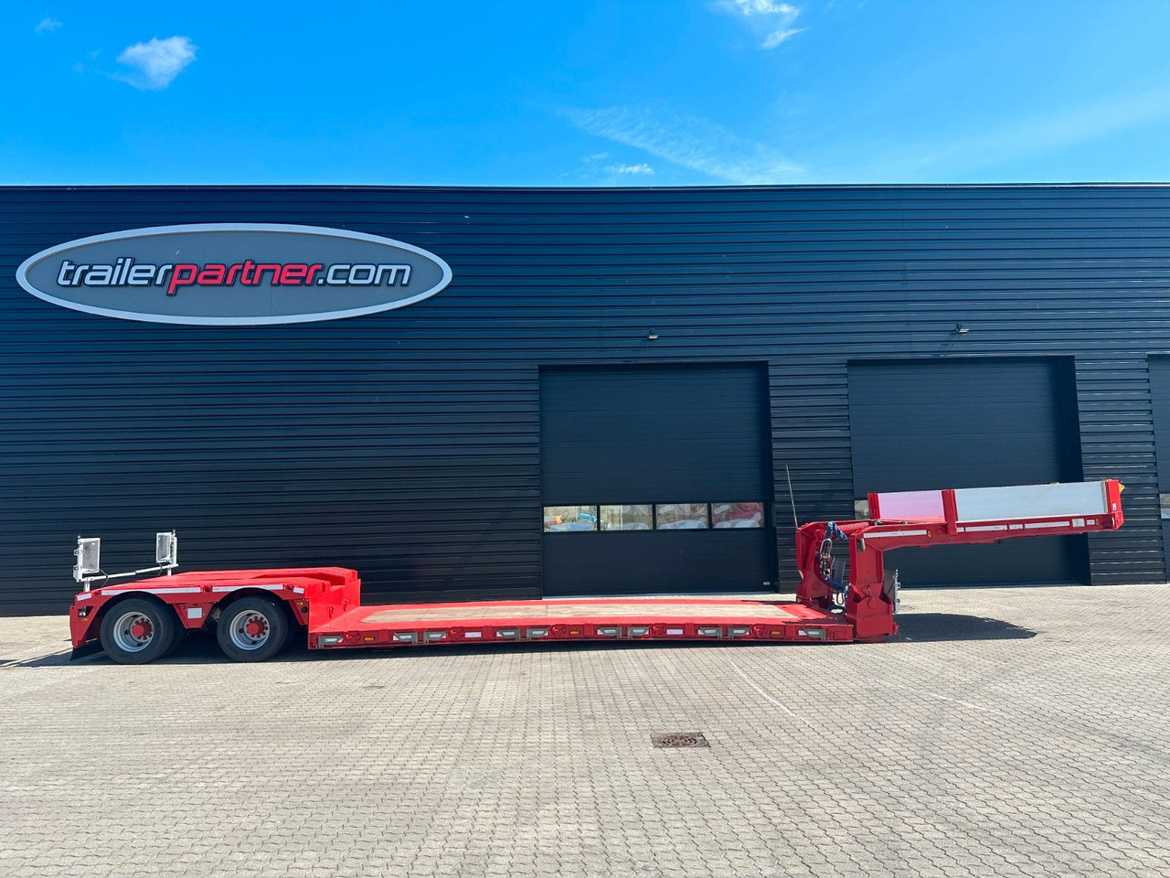 Faymonville Megamax 2 achs tiefbett / Neu Lackiert Faymonville Megamax 2 achs tiefbett / Neu Lackiert - Náves podvalník: obrázok 1 Faymonville Megamax 2 achs tiefbett / Neu Lackiert Faymonville Megamax 2 achs tiefbett / Neu Lackiert - Náves podvalník: obrázok 1