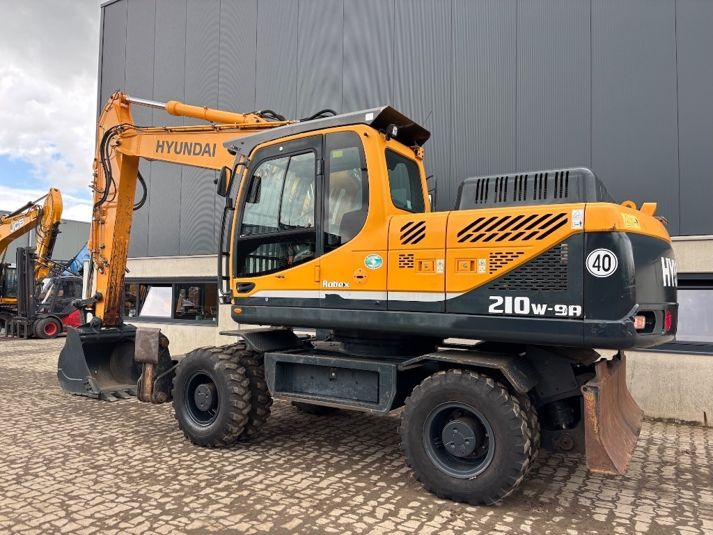 Hyundai Robex 210 W-9 A - 210 W - 200 W - 180 W - Kolesové rýpadlo: obrázok 2 Hyundai Robex 210 W-9 A - 210 W - 200 W - 180 W - Kolesové rýpadlo: obrázok 2