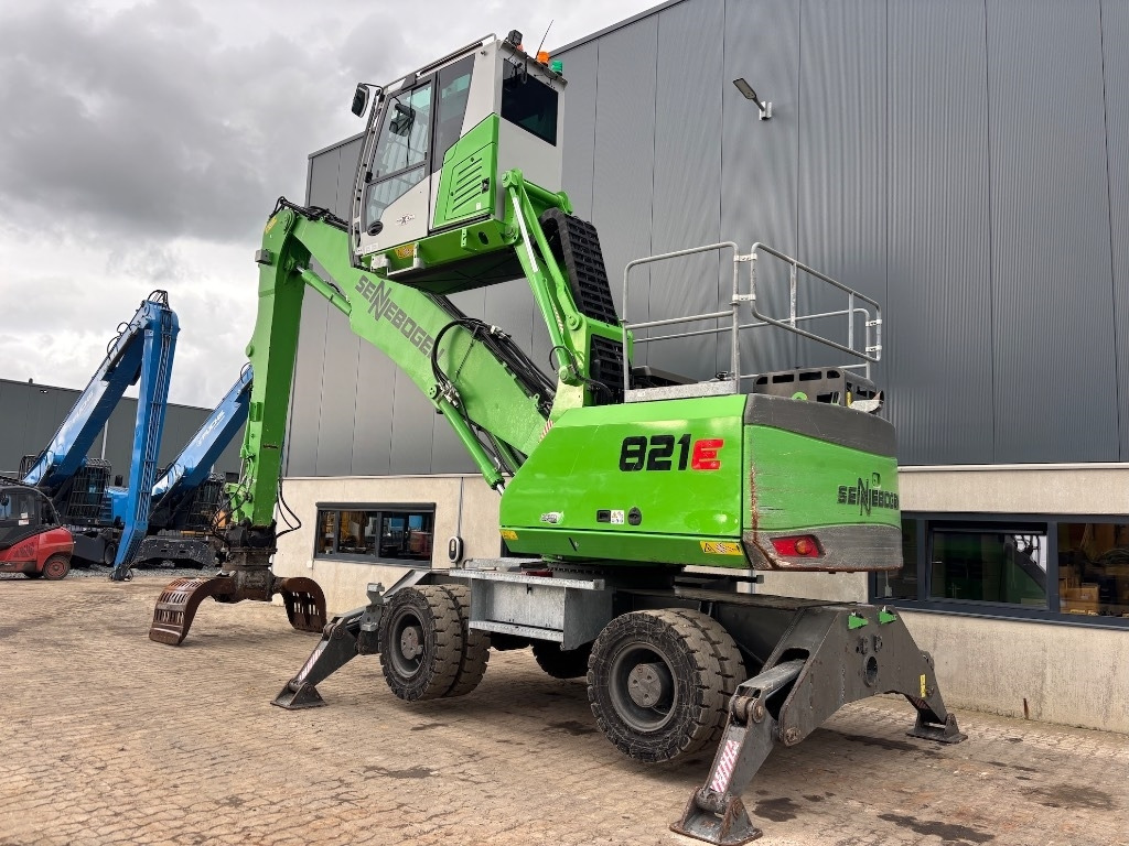 Sennebogen 821 M - 821 E - 821 ME - Překládkové rýpadlo: obrázok 3 Sennebogen 821 M - 821 E - 821 ME - Překládkové rýpadlo: obrázok 3