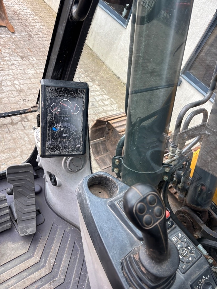 Pásové rýpadlo Volvo EC 220 E - EC220EL - EC 220: obrázok 16 Pásové rýpadlo Volvo EC 220 E - EC220EL - EC 220: obrázok 16