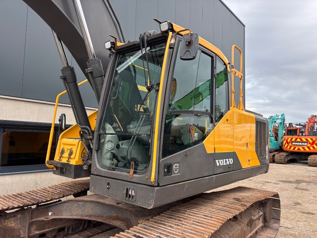 Pásové rýpadlo Volvo EC 220 E - EC220EL - EC 220: obrázok 14 Pásové rýpadlo Volvo EC 220 E - EC220EL - EC 220: obrázok 14