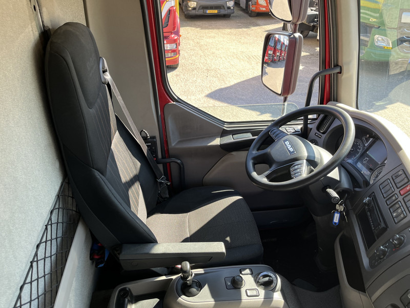 DAF LF 210 FA / 12 Ton / 339 dkm / Box / Loadlift / NL Truck - Skříňový nákladní auto: obrázok 3 DAF LF 210 FA / 12 Ton / 339 dkm / Box / Loadlift / NL Truck - Skříňový nákladní auto: obrázok 3