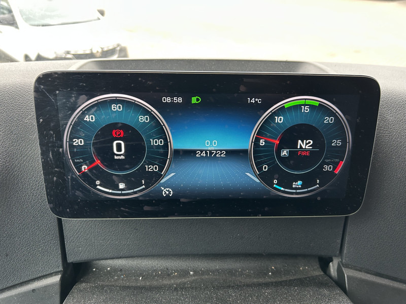 Mercedes-Benz Actros 2124 / Carrier Koeler -30 gr / Cheraeu / Laadklep / APK 11-26 - Chladirenské nákladné vozidlo: obrázok 4 Mercedes-Benz Actros 2124 / Carrier Koeler -30 gr / Cheraeu / Laadklep / APK 11-26 - Chladirenské nákladné vozidlo: obrázok 4