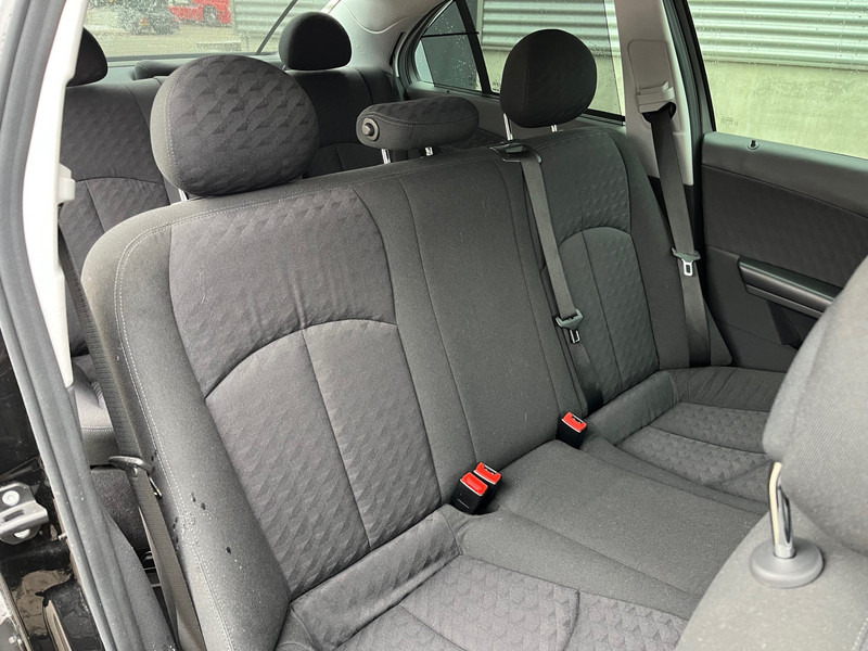 Mercedes-Benz E-Klasse / Limousine / 240 Avantgarde / 4-Matic / 8-pers / APK/TUV 09-2026 / - Sedan: obrázok 5 Mercedes-Benz E-Klasse / Limousine / 240 Avantgarde / 4-Matic / 8-pers / APK/TUV 09-2026 / - Sedan: obrázok 5